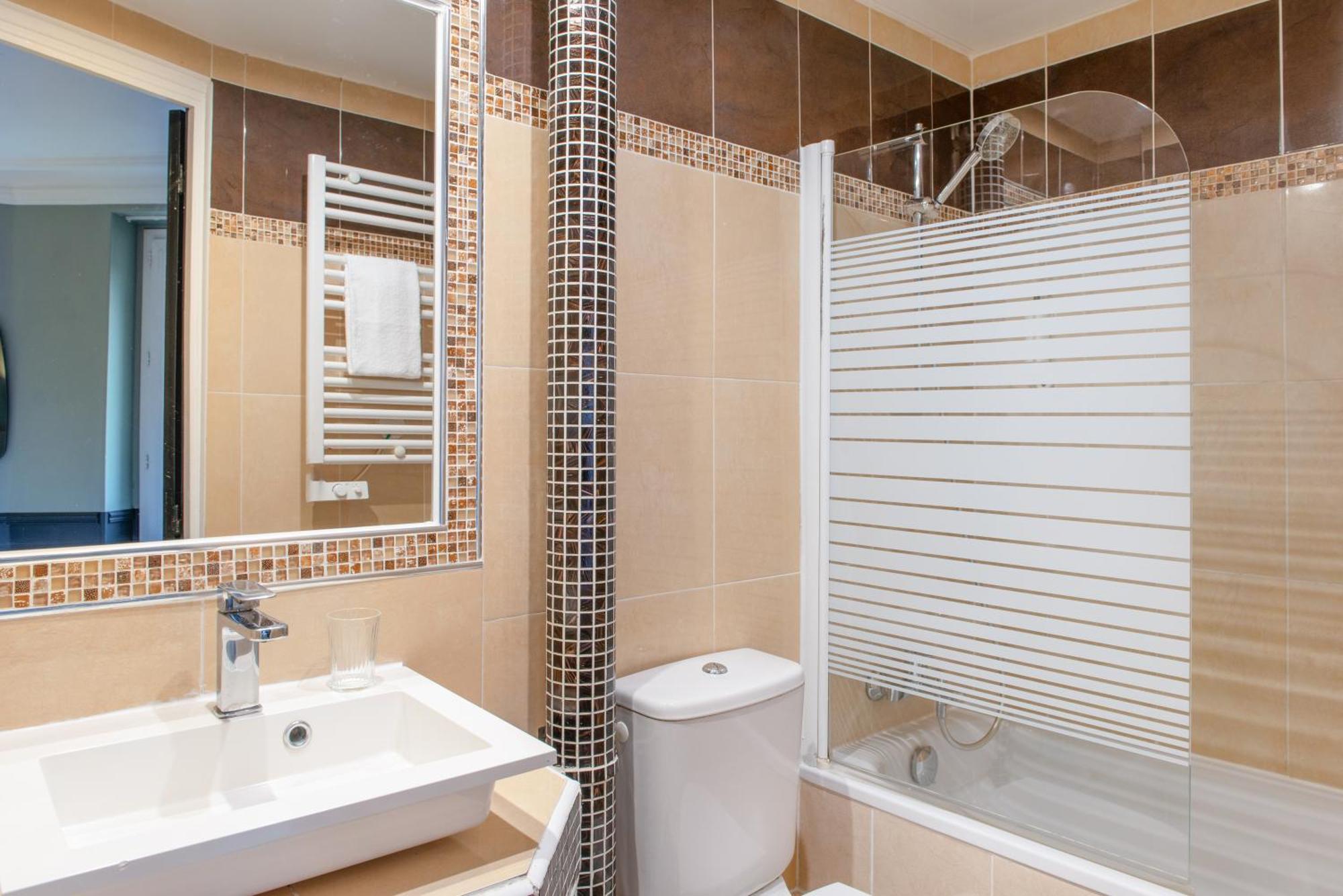 Hotel Avama Prony París Habitación foto